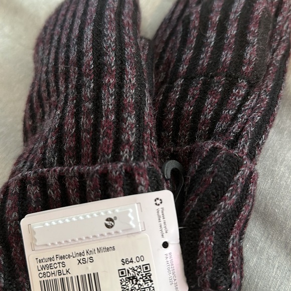 Lululemon fleece lined mittens - Picture 3 of 3